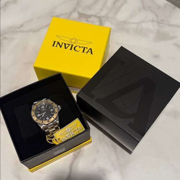NWT Invicta Men's Watch - 50m Water Resistant - Picture 1 of 11